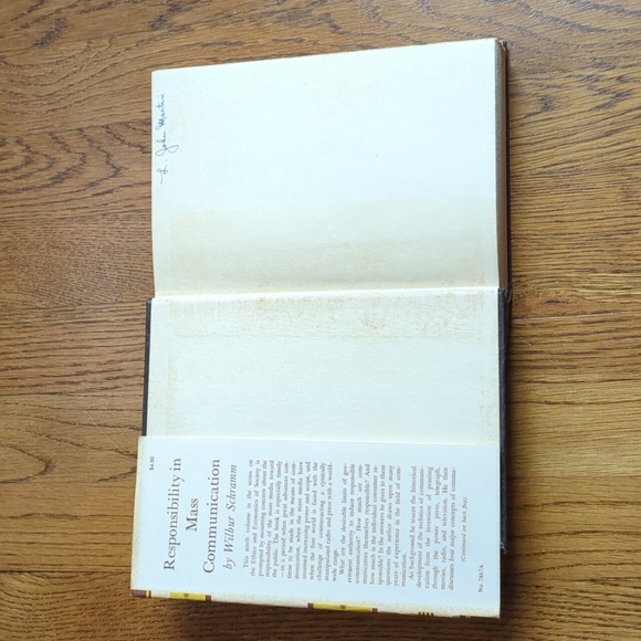 Vintage First Edition Responsibility In Mass Communication Wilbur Schramm Book - Picture 3 of 16